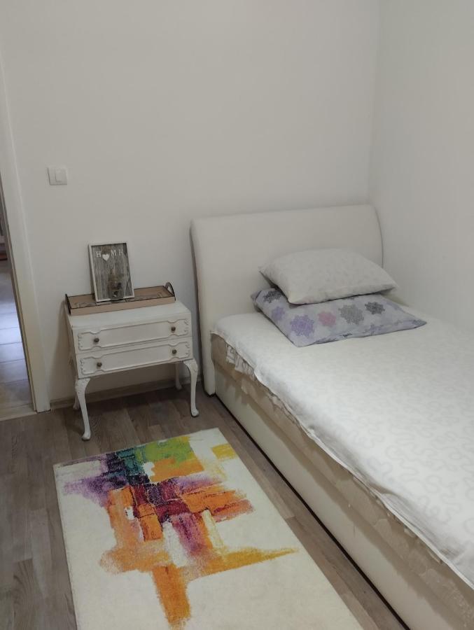 Apartman All Seasons Hotonj Esterno foto