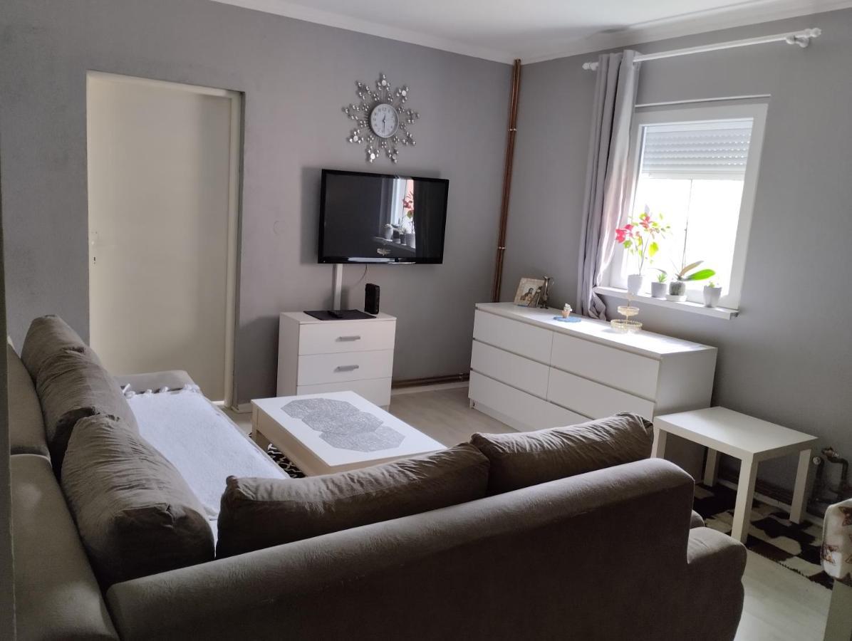 Apartman All Seasons Hotonj Esterno foto
