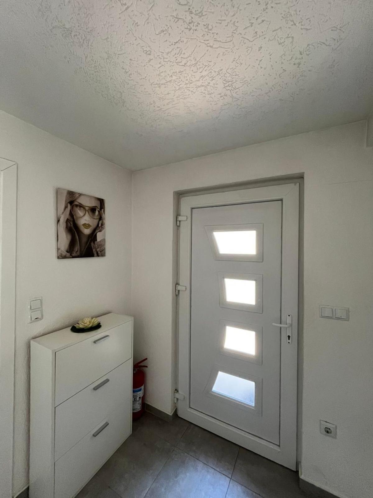 Apartman All Seasons Hotonj Esterno foto