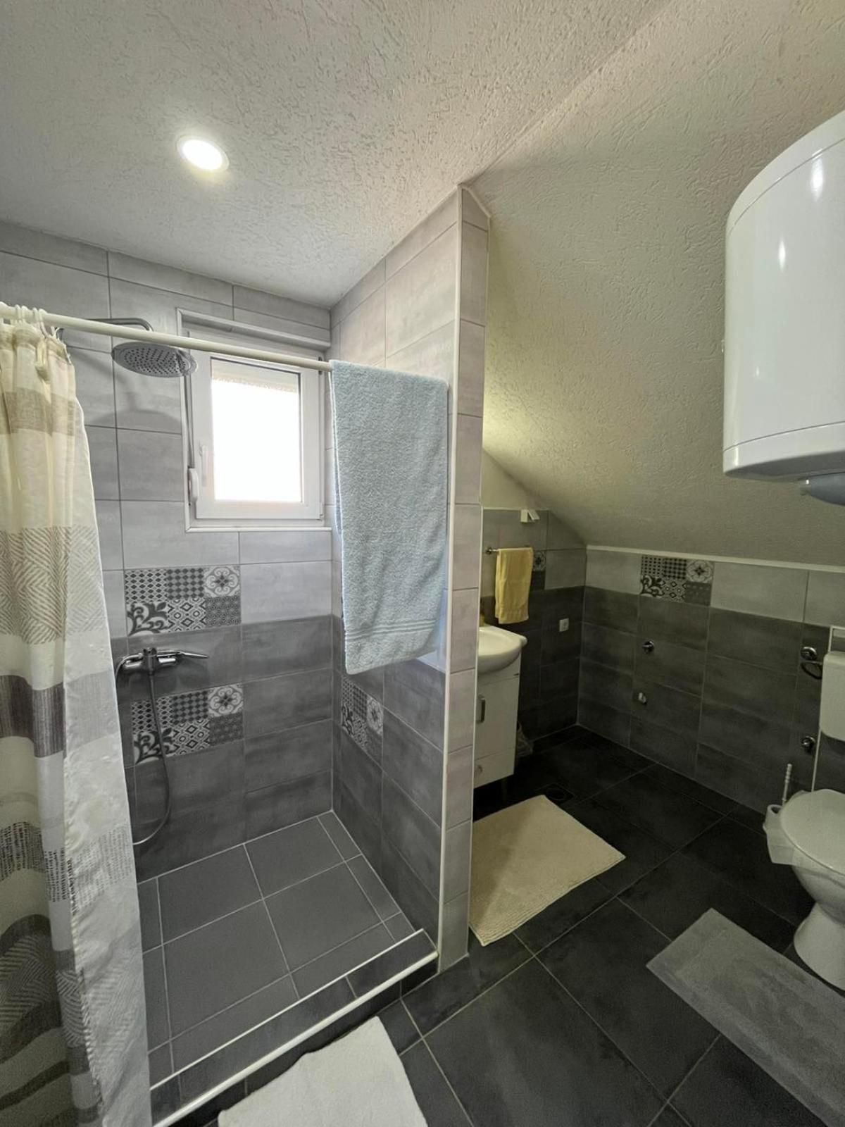 Apartman All Seasons Hotonj Esterno foto