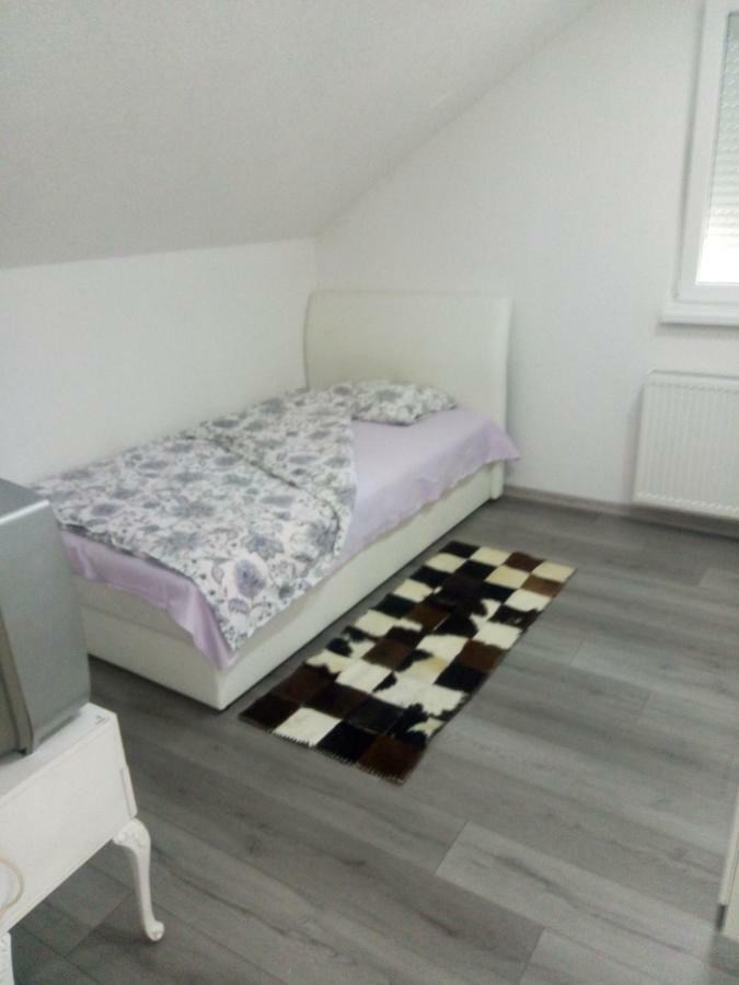 Apartman All Seasons Hotonj Esterno foto